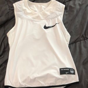 Nike cut off